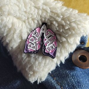 Dont forget to BREATHE Lungs Enamel Pin
